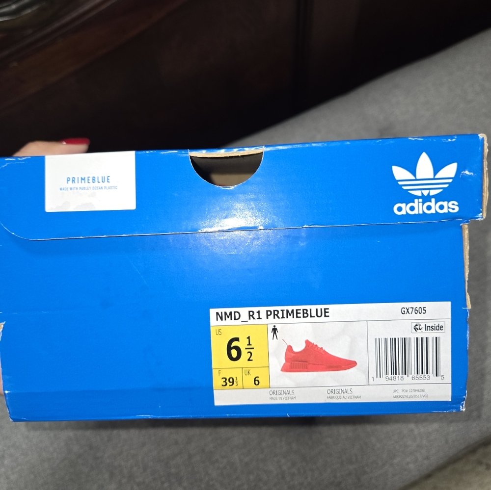 Adidas Tennis Shoes